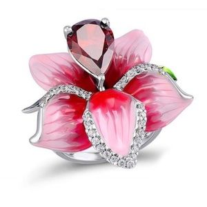🌺 Beautiful Pink Flower ring with Red Crystal